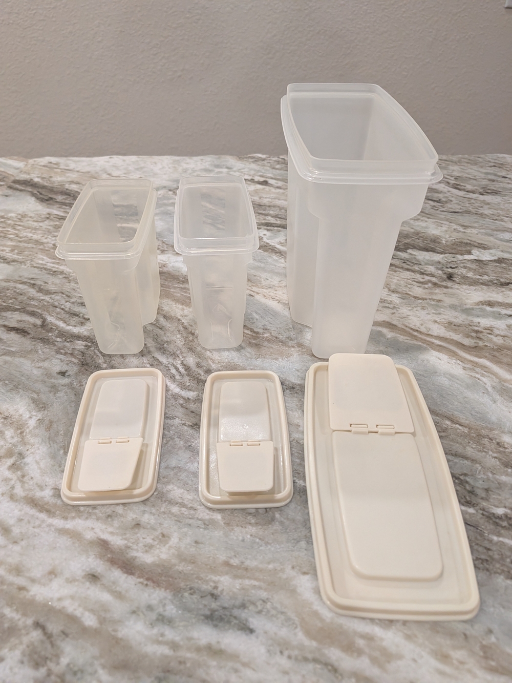 Vintage Rubbermaid Servin Saver Containers